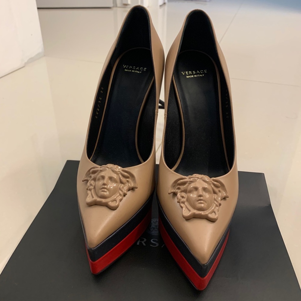 1x used original Versace heels.